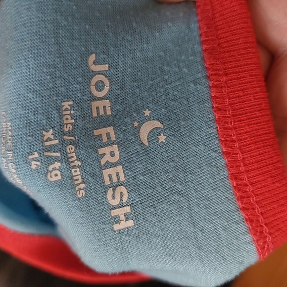 2 XL boys tank tops - Picture 3 of 4